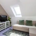 Julius 28 - Duplex Apartment 5 Mins To City Center