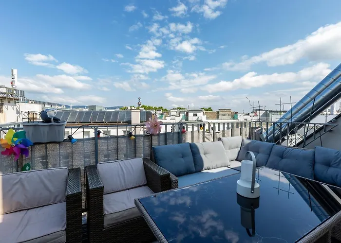 Julius 28 - Duplex Apartment 5 Mins To City Center