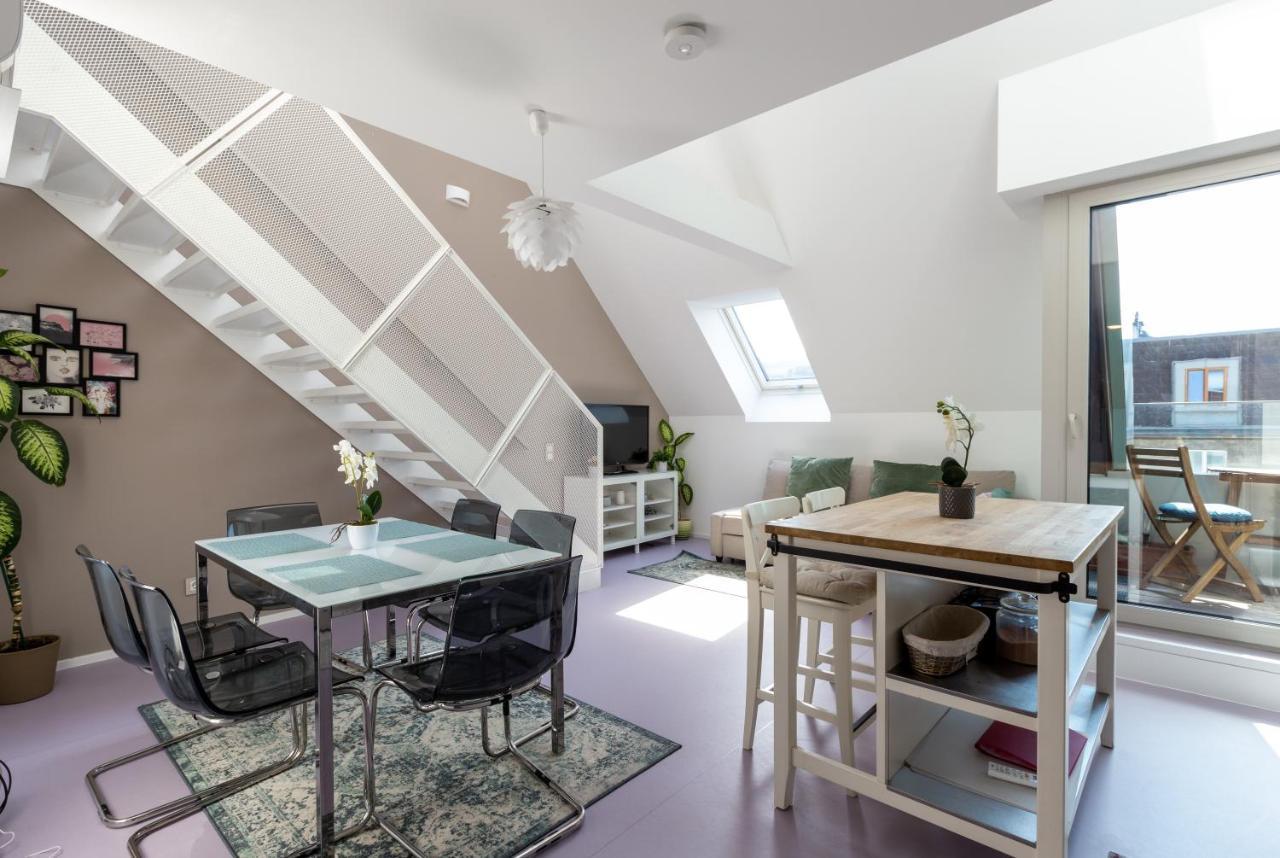Julius 28 - Duplex 5 Mins To Center Apartment