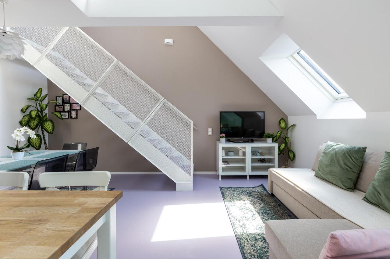 Julius 28 - Duplex 5 Mins To Center Apartment